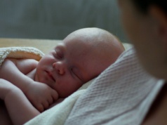 5 powodów, dla których wciąż czujesz się samotna w macierzyństwie. Drugi wyjaśnia prawie wszystko