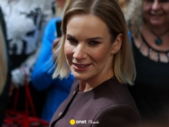 Marta Nawrocka uwielbia ten krój garnituru. W Nowym Jorku postawiła na modny kolor