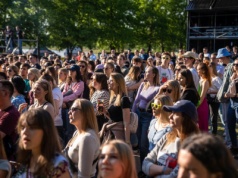 Trudny czas na szukanie pracy. Szczególnie dla jednej grupy. Co się dzieje?