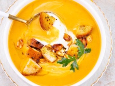 Zupa dyniowa z masłem orzechowym