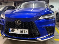 Lexusy RX schodzą w Polsce jak szalone. Skąd taki boom? Chodzi o gigantyczne obniżki cen