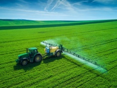 Zagraniczni inwestorzy wykupują ziemie. Niemcy patrzą z przerażeniem