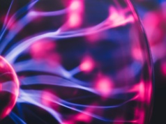 Koreański przełom w fizyce plazmy. Naukowcy rozwiązali wieloletnią zagadkę sprzężenia wieloskalowego