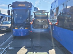 Wykolejony tramwaj na Krakowskiej. Policja: 2000 zł. Mieszkańcy: dlaczego tak mało?