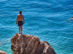 Pojechał na wakacje. Po powrocie dowiedział się, że nie ma pracy
