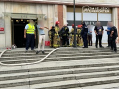 Pożar w archiwum UOKiK w Śródmieściu. Na miejscu trwają działania straży pożarnej