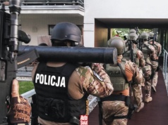 Wywieźli do Rosji i Białorusi ponad 600 luksusowych samochodów. CBŚP rozbiło grupę przestępczą