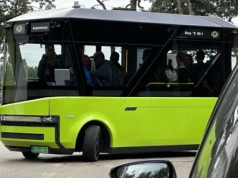 Minibus bez kierowcy będzie woził ludzi po cmentarzu Osobowickim