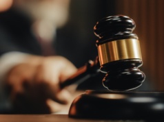 30 tys. zł wyrównania i 2 tys. zł więcej do emerytury. Seniorzy wygrywają w sądzie