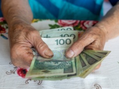 Poczekaj z przejściem na emeryturę. Po kilku latach twoje świadczenie będzie znacznie wyższe