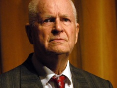 Podwójne życie Jana Machulskiego. Drugi raz został ojcem jako 75-latek. "Wojtek był zaplanowanym dzieckiem"