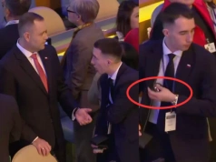 To on przyniósł woreczki nikotynowe prezydentowi. Teraz starł się z Brejzą