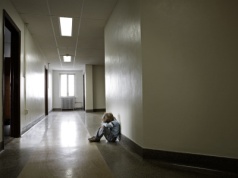 Rodzice porzucają dzieci na oddziałach psychiatrycznych. "Nie na to się pisali"