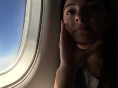 "30 cm od mojej twarzy". Matka dwojga dzieci wywołała burzę o kulturę latania