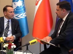 ​Sikorski w Nowym Jorku: Ukraińcy mają coraz więcej powodów do wdzięczności Europie