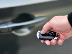 Jak zwiększyć zasięg pilota do auta. Jest prosty sposób