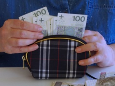 Emerytura nie tylko z ZUS. Nawet 1300 zł po 10 latach pracy. Polacy mogą sięgnąć po te pieniądze