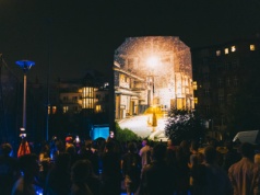 Kinomural z Epsonem: projekcja 3LCD wspiera sztukę w przestrzeni miejskiej