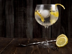 Wyniki dużego badania: każda ilość spożywanego alkoholu może zwiększać ryzyko demencji