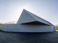 W Beskidach powstał futurystyczny dom. To nowy projekt pracowni KWK Promes