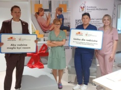 Samodzielny Publiczny ZOZ w Kraśniku z nowymi łóżkami dla rodziców leczonych dzieci