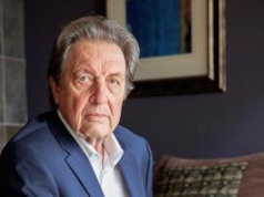 Ojciec Elona Muska oskarżany o wykorzystywanie seksualne swoich dzieci. "To kompletna bzdura"