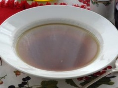 Inny bulion jest idealny na jesień. O wiele bardziej aromatyczny niż rosół