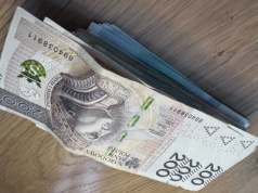 "Pensja" dla matek za urodzenie dziecka. Proponują nawet 6999 zł