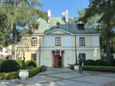 Zabytek uratowany? Plebania w Wilanowie odzyskuje dawny blask po interwencji konserwatora