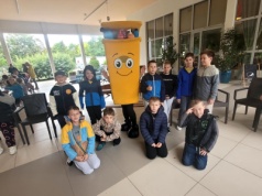 Ekologia pod mikroskopem - uczniowie z Inowrocławia badali wodę i uczyli się recyklingu