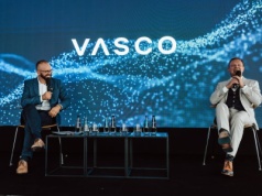 To prawdziwy przełom w komunikacji. Vasco Translator Q1 klonuje twój głos i tłumaczy rozmowy telefoniczne