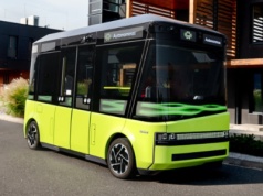 Autobus bez kierowcy będzie jeździł po cmentarzu. Dzieło Polaków