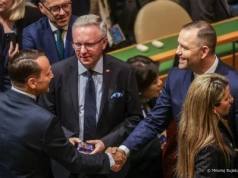 "Mimo różnic". Nawrocki pytany o relacje z Sikorskim