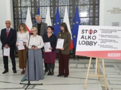 Lewica chce surowych zakazów dot. alkoholu oraz chce zmusić restauratorów do darmowej wody. „Kiedy zajrzą mi do łóżka?”