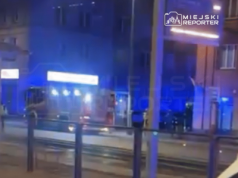 Nocny pościg w centrum miasta. Kierowca porzucił auto i ukrył się na dachach