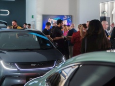 Kolejny problem Stellantisa. W tle jego byli menedżerowie i BYD