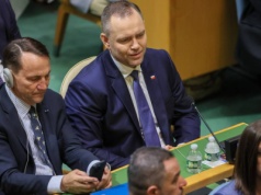 "Prezentowali polską wizję". Schetyna o współpracy Nawrockiego z Sikorskim