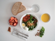 Szpitale a sztućce. Ministerstwo przypomina o obowiązkach placówek