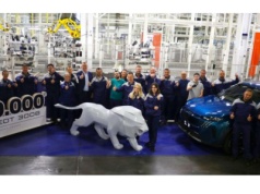 200.000 egzemplarz Peugeot 3008 wyjechał z fabryki w Sochaux. Nowy SUV odnosi sukces