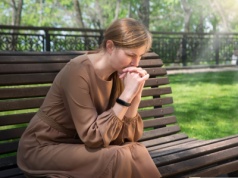 Matka chce zmienić pracę. "Nie dam rady pogodzić jej z zajęciami dodatkowymi dzieci"