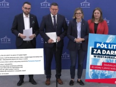 Lewica prezentuje projekt "pół litra za darmo" w restauracjach