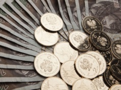 Rząd znów tnie oprocentowanie. Warto teraz kupować obligacje?