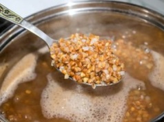 Czy kasze trzeba płukać przed gotowaniem? Od tego zależy więcej niż myślisz