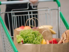 Pilne wycofanie warzyw z supermarketów. Wykryto w nich groźną bakterię