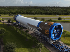 Z Florydy na Marsa. New Glenn wyprowadzony z hangaru