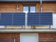 Świat stawia na OZE. Zielona energia pierwszy raz wyprzedziła węgiel