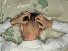 "Gdy skóra bardzo mocno swędzi". Co warto wiedzieć o AZS?