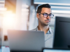 Agentic AI w marketingu: nowe możliwości, stare problemy z zaufaniem