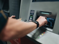 Polak pojechał do Włoch. Jego karty użyli w Wielkiej Brytanii