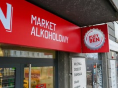 Potężne lobby pompuje alkohol wszędzie. Rynek zaczął dominować nad państwem